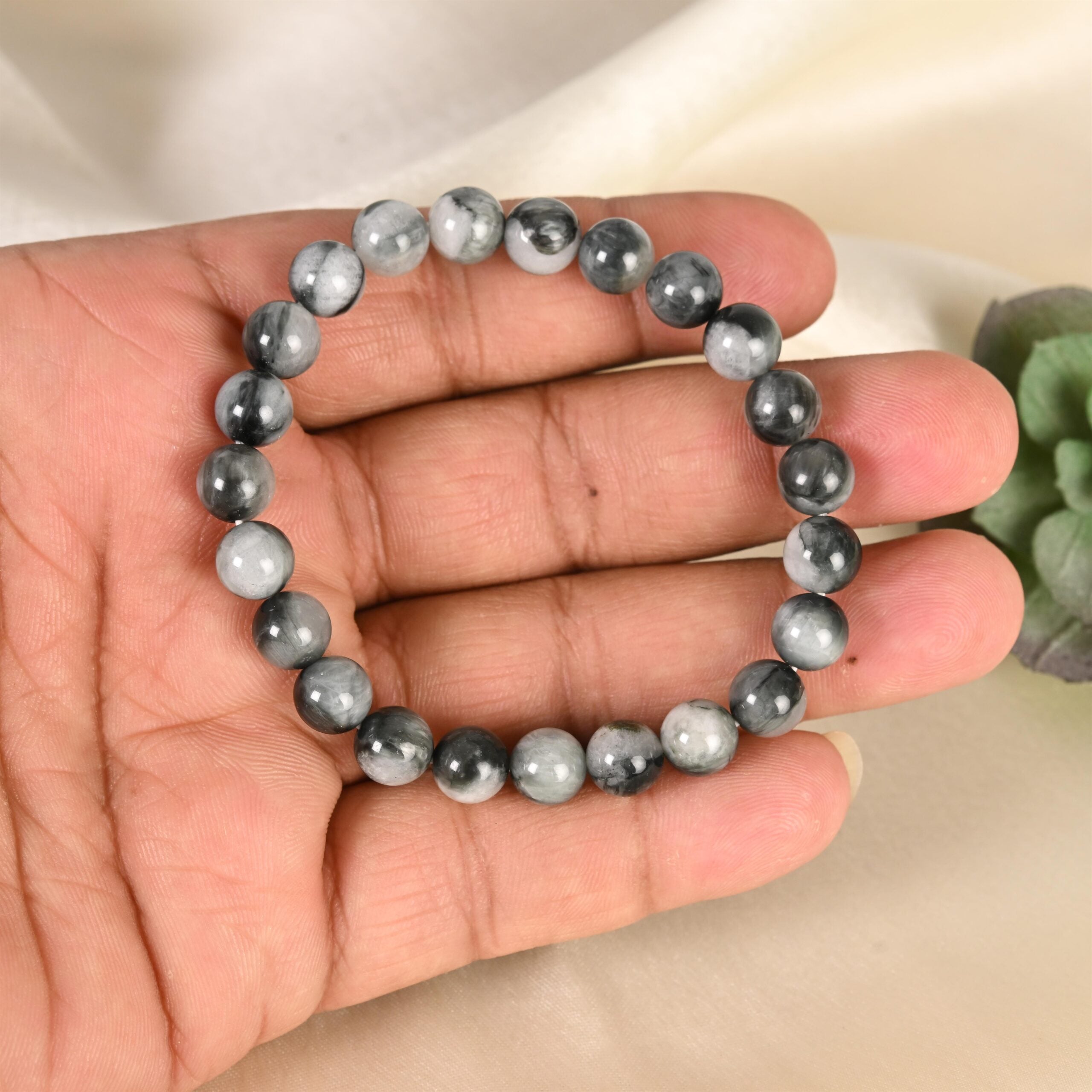 Cat’s Eye (Grey)
