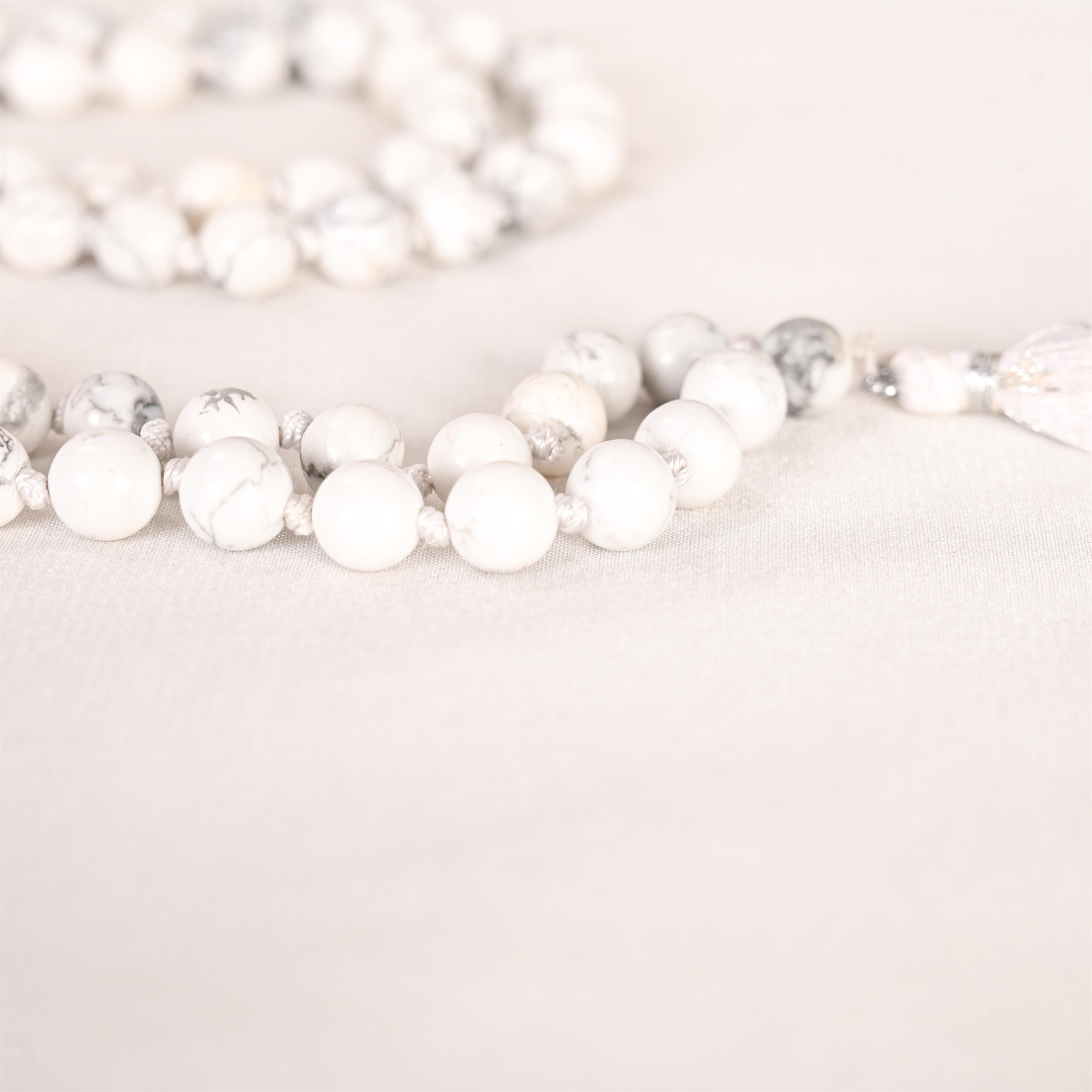 Howlite Mala
